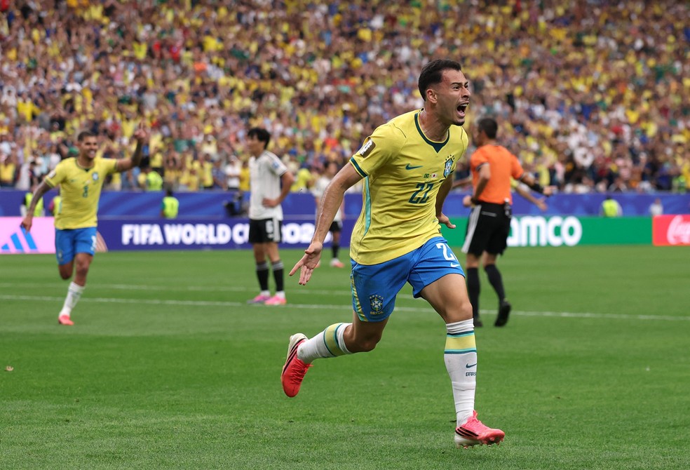 Gabriel Martinelli marca o segundo gol do Brasil — Foto: Getty Images via AFP