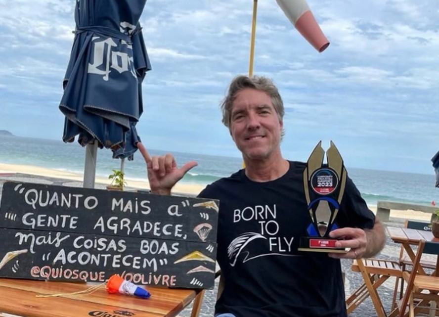 Bicampeão de asa-delta morre em acidente com parapente em São Conrado