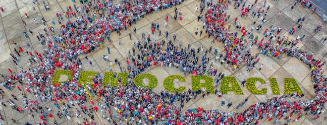 Presidente da República, Luiz Inácio Lula da Silva, durante cerimônia em defesa da Democracia, no Palácio do Planalto — Foto: Ricardo Stuckert / PR
