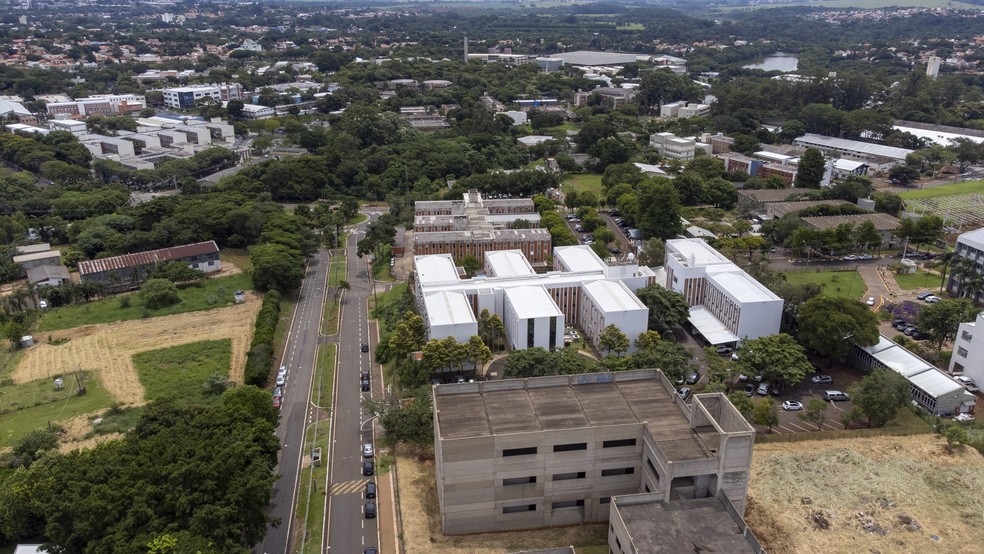 Universidade Estadual de Campinas (Unicamp) vista de cima — Foto: Edilson Dantas/Agência O Globo