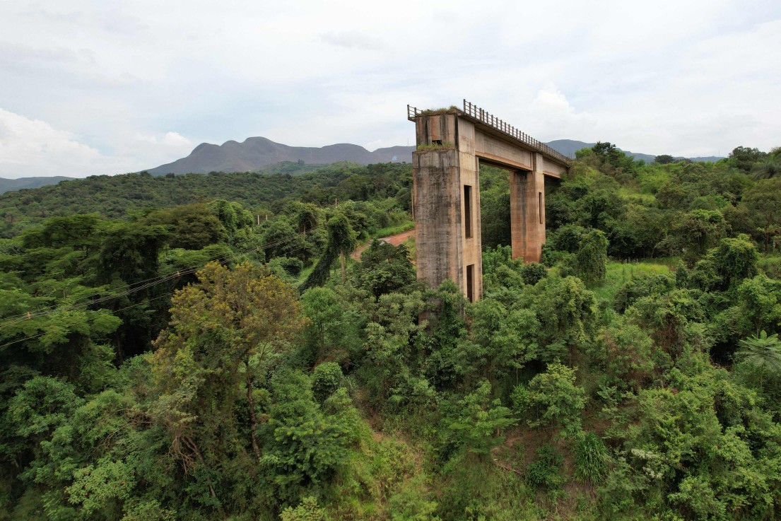 View of the bridge in Cachoeira Park, one of the areas affected by mud from the Vale Dam accident in Brumadinho — Photo: Douglas Magno / AFP
