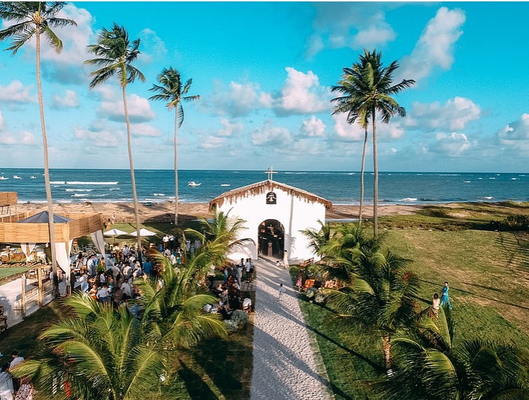 São Miguel dos Milagres, em Alagoas, atrai por beleza natural e protegida, calmaria e hotel de luxo