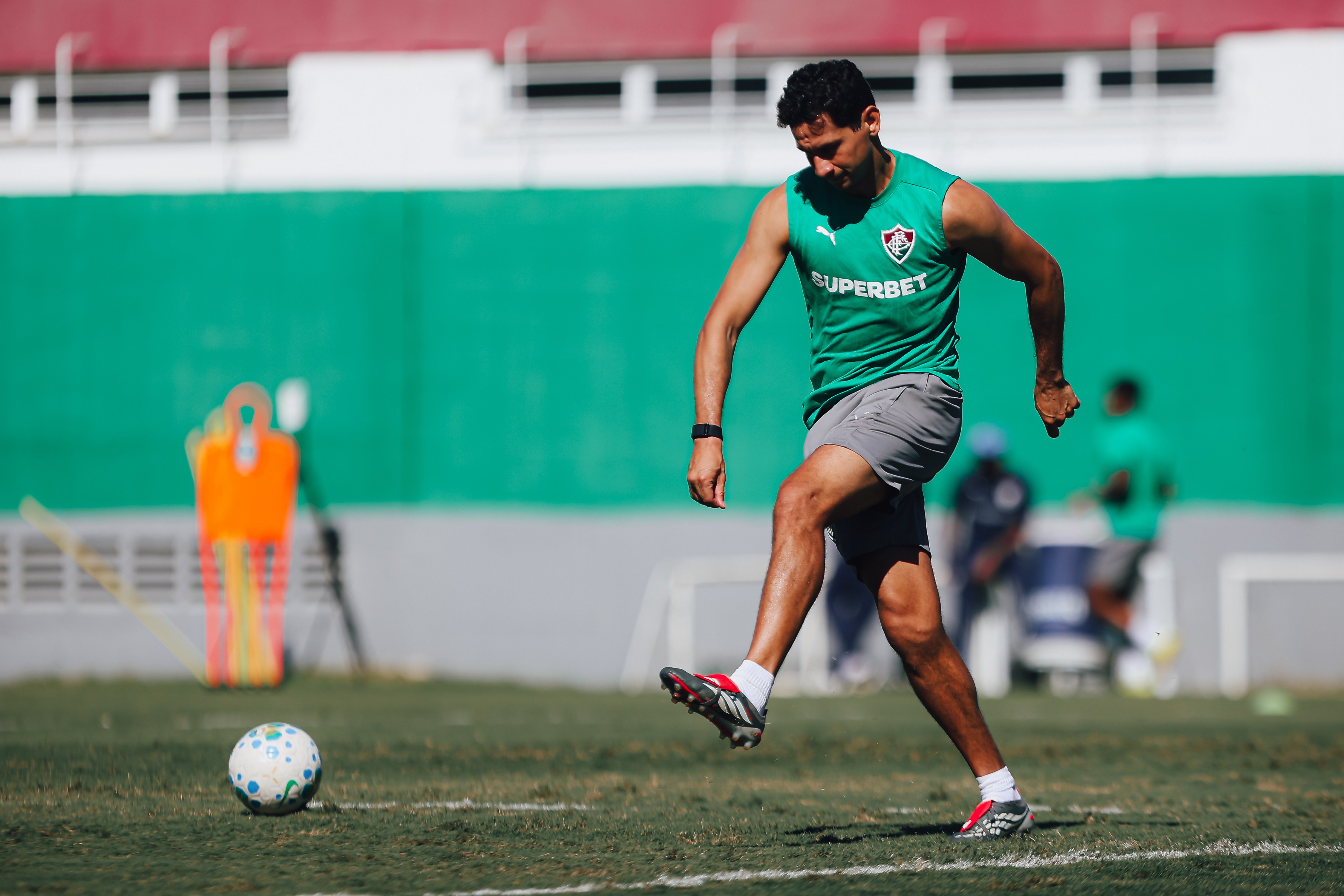Ganso segue a um jogo do limite de 13 partidas no Brasileirão, mas Fluminense evita tom de despedida