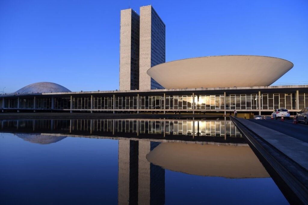 IR: Centrão e direita terão que dizer que não querem que ricos paguem imposto