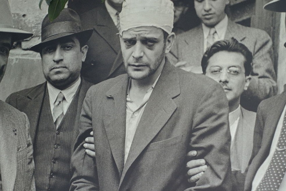 O agente Ramón Mercader preso após matar Trotsky — Foto: Reprodução