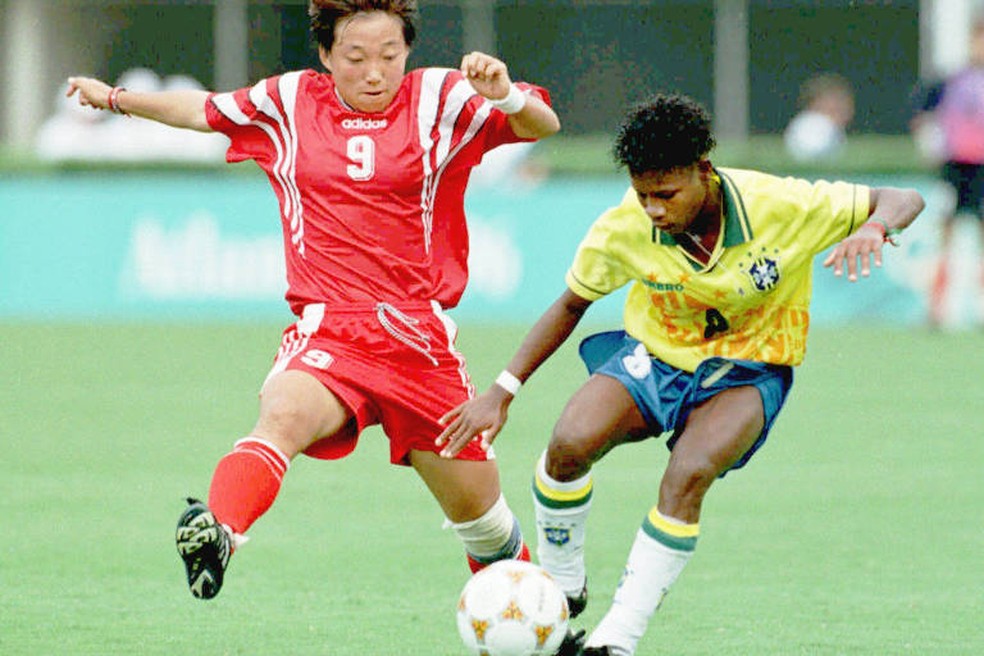Na estreia do futebol feminino como modalidade olímpica em 1996, o Brasil conquistou o histórico quarto lugar — Foto: AFP