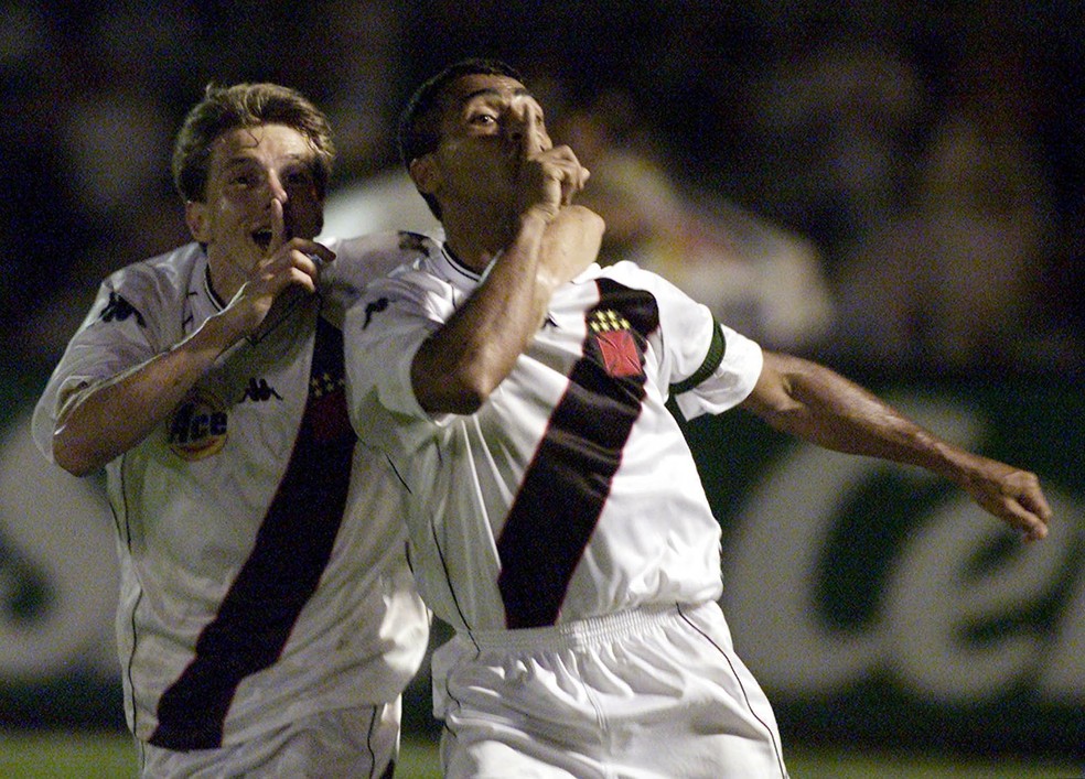 Romrio brilhou em vrias passagens pelo Vasco, clube onde despontou no futebol e hoje tem uma esttua no Estdio de So Janurio  Foto: Paulo Whitaker/Reuters