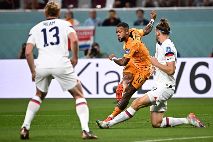 Holanda leva pressão dos EUA, mas vence por 3 a 1 e avança às quartas de  final