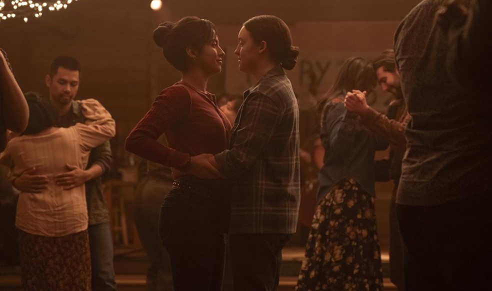 Isabela Merced e Bella Ramsey em 'The last of us' (2025) — Foto: Divulgação