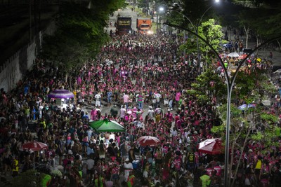 Rio de Janeiro se prepara para carnaval de rua com 453 desfiles e