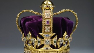 Coroa de Santo Eduardo é usada apenas na cerimônia de coroação — Foto: Reprodução