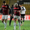 Jogadores do Flamengo saem de campo cabisbaixos após derrota do rubro-negro para o Palestino pela Libertadores - Javier TORRES / AFP