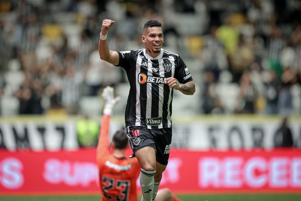 Paulinho em ação pelo Atlético — Foto: Pedro Souza / Atlético