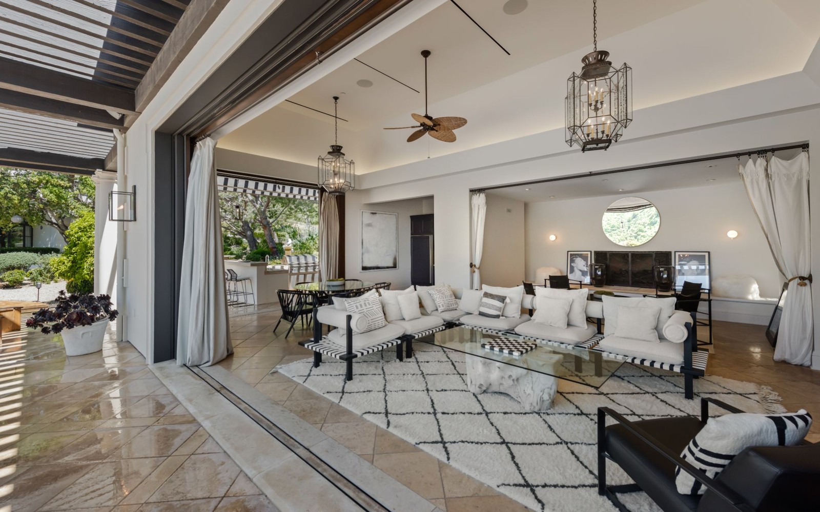 Drake Vende Megamansão Em Beverly Hills, NaCallórnia (EUA) - Foto: Beverly Hills Estates