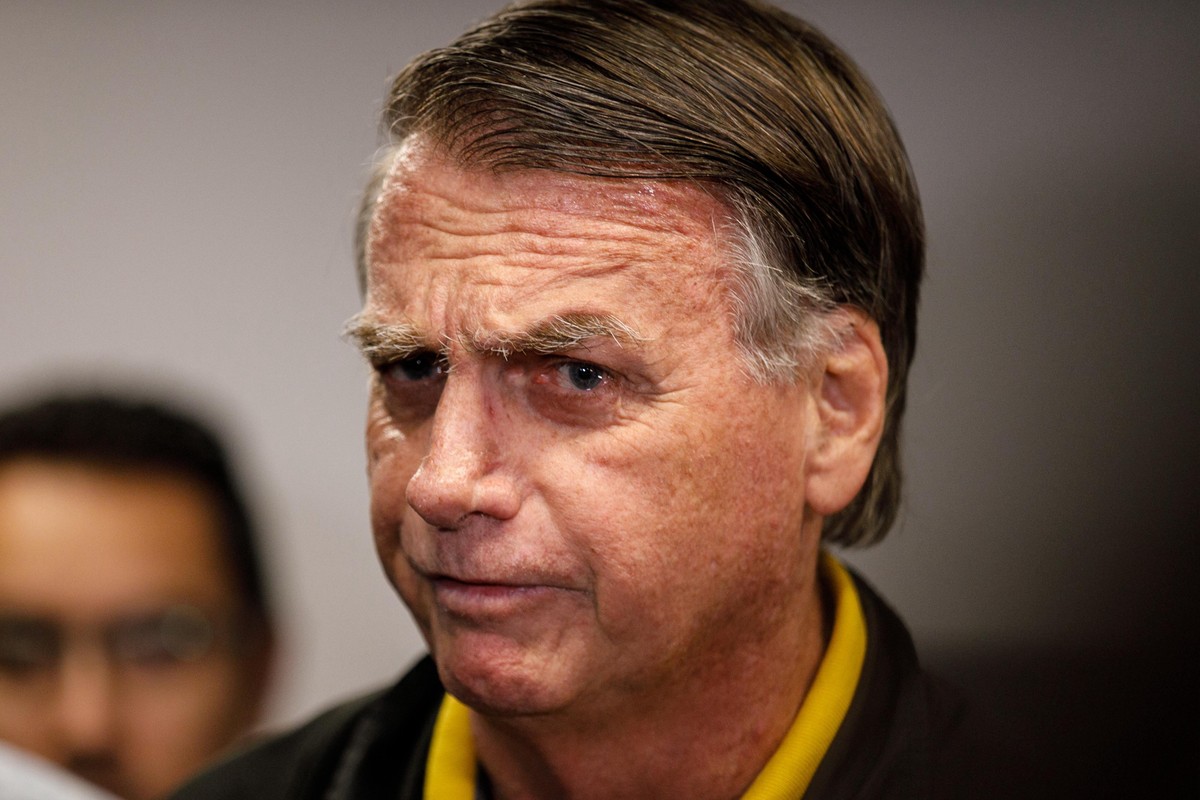 ‘Quer que eu vá para cadeia amanhã?’, diz Bolsonaro ao evitar entrevistas na saída do PL