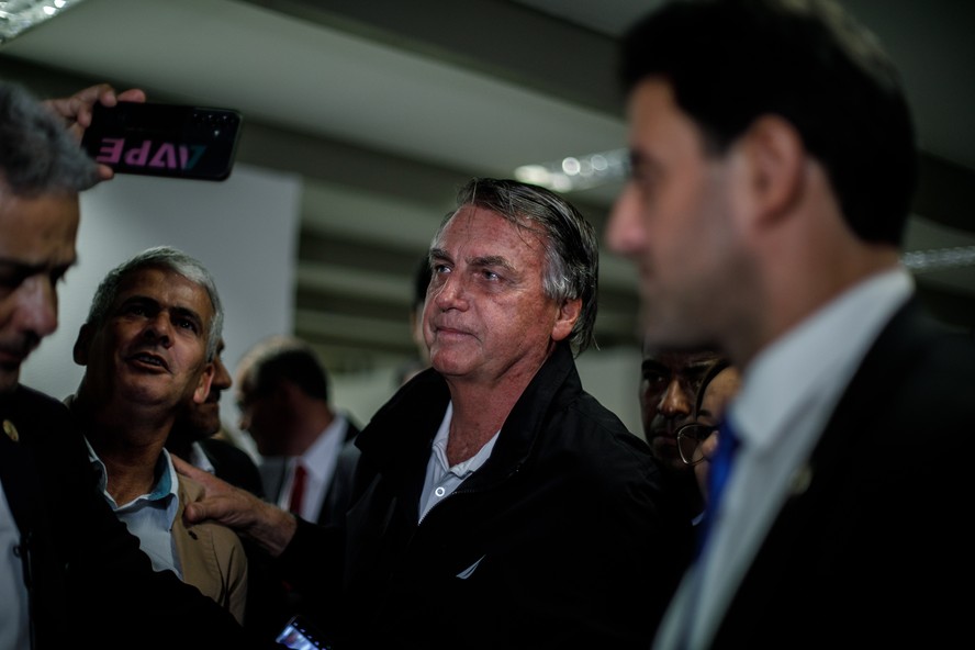 Jair Bolsonaro visita Senado Federal