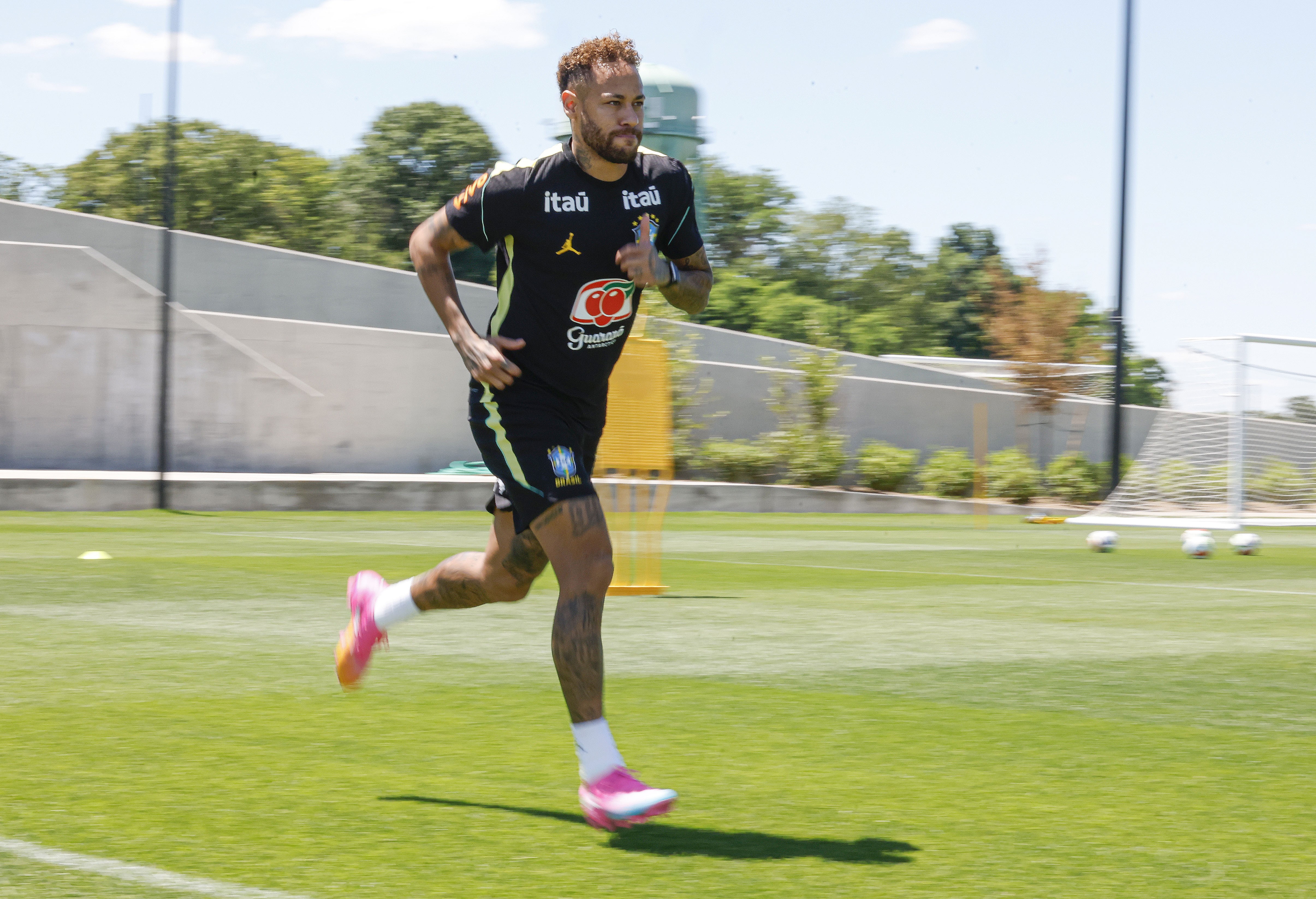 Neymar vai entrar em campo pelo Brasil na fase de grupos da Copa do Mundo? Faça sua aposta no Palpiteiros