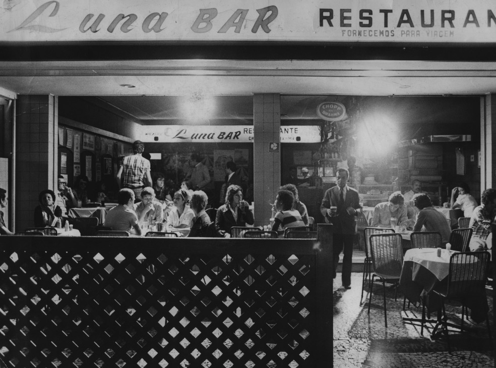 Luna Bar. Frequentado pela esquerda e por intelectuais: demolido em 1991 — Foto: Anibal Philot/25-2-1976
