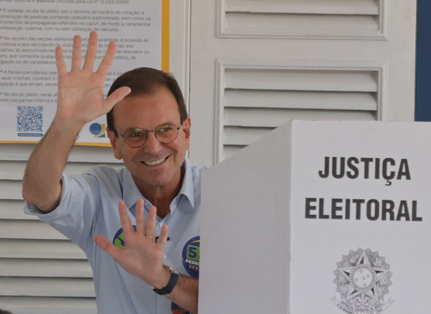 Eduardo Paes volta a pedir voto útil: 'Não se trata de ideologia, nem de esquerda, nem de direita'; Veja vídeo