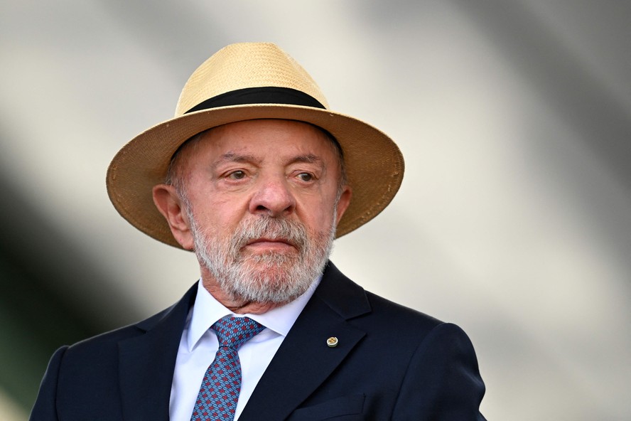 Lula defende aumento real para salário mínimo e questiona impacto fiscal: 'O que isso vai quebrar o país?'