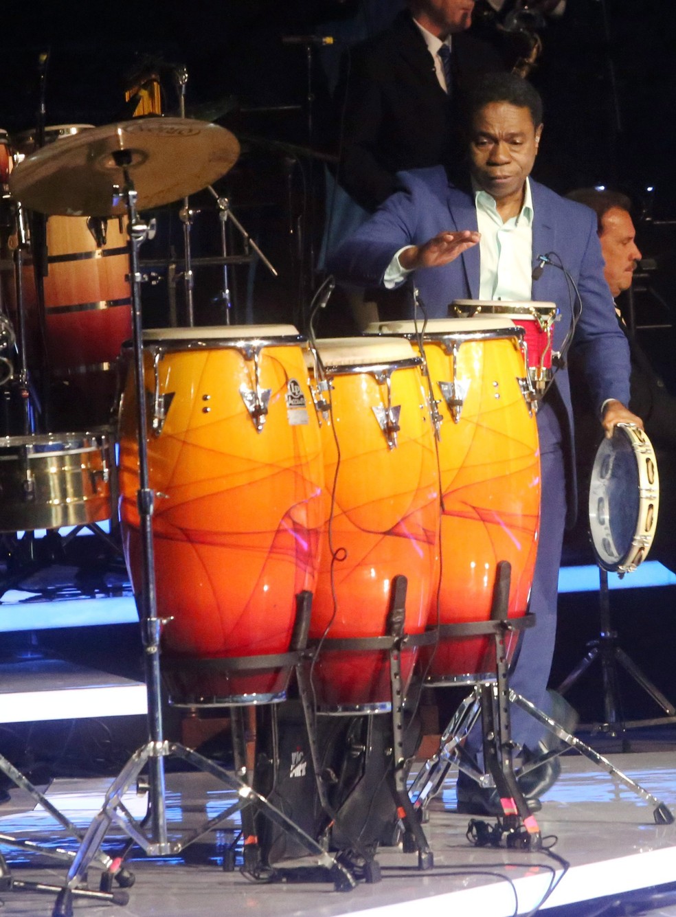 O músico Paulinho da Costa em gravação de especial de Natal de Roberto Carlos, em 2015 — Foto: Marcos Ramos