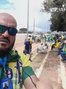 Guarda municipal em Foz do Iguaçu (PR), Joelson Sebastião Freitas se identifica como "Joelson Bolsolavista" nas redes