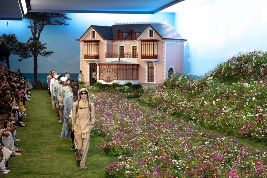 Dior inaugura nova loja e museu que homenageia a história da grife