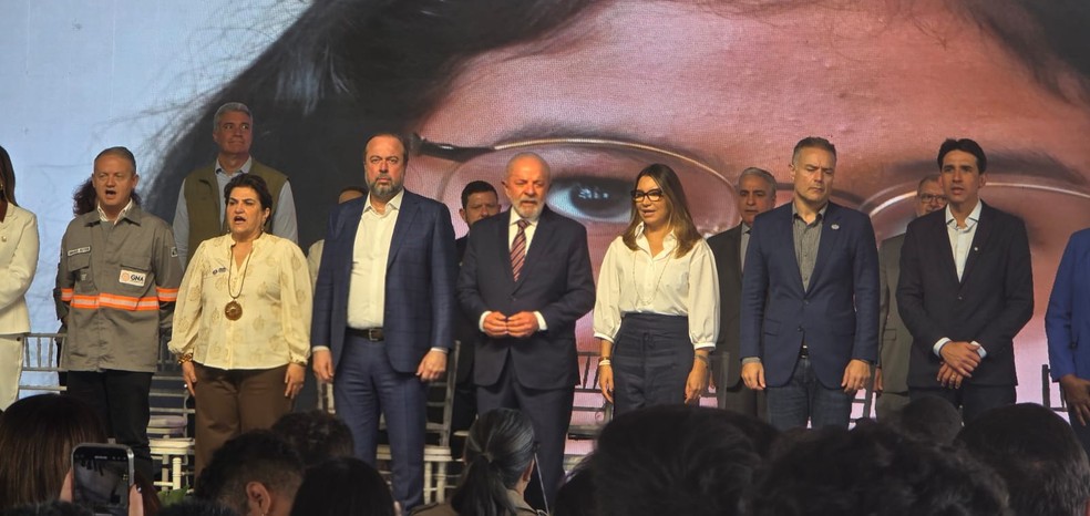 Presidente Lula, a primeira-dama Janja e ministros participam cerimônia de inauguração da usina termelétrica GNA II, no Parque Termelétrico do Açu, em São João da Barra (RJ) — Foto: Bruno Rosa