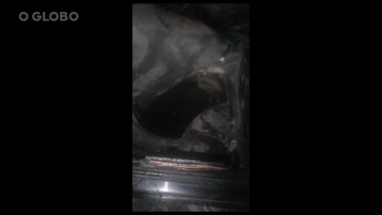 Criminosos adaptam assoalho de carro para furtar cabos subterrâneos em São Gonçalo
