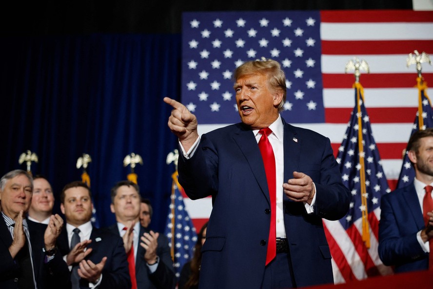 Ex-presidente Donald Trump durante evento de campanha em Iowa