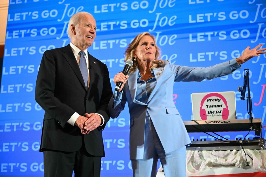 Esposa de Biden reage com 'corações' sobre decisão do marido de desistir da  candidatura nos EUA