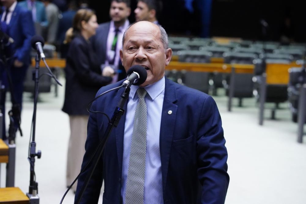 CPI do INSS: deputado bolsonarista comete gafe ao acusar Lula de homofobia e confundir termo com racismo