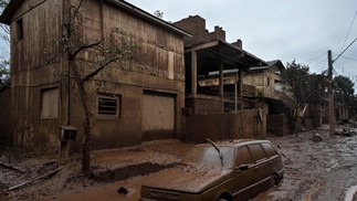 Vista do bairro de São José coberto de lama após as enchentes devastadoras, em Lajeado, Rio Grande do Sul — Foto: Nelson ALMEIDA / AFP