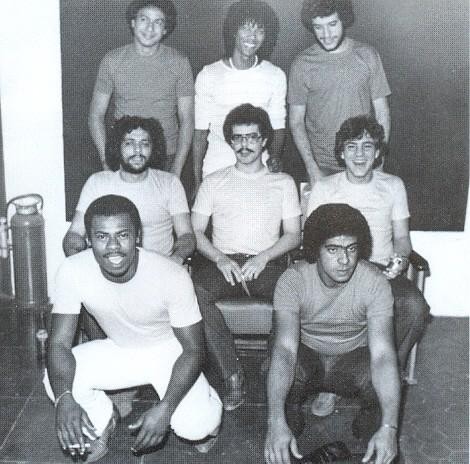 Javan and members of the Sororo Di Capote band, who accompanied the singer in the early 1980s – Photo: Reproduction