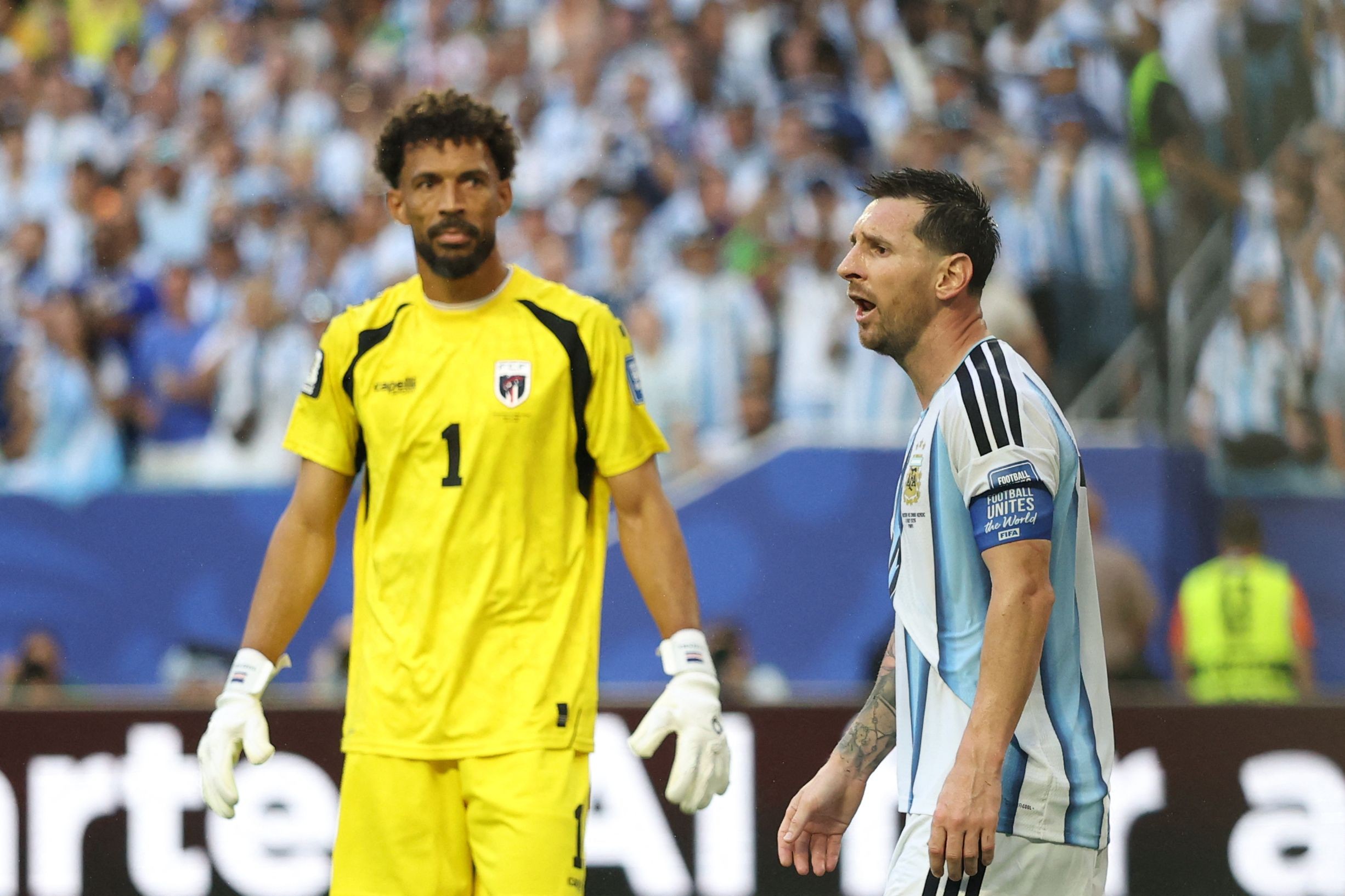 Defesa de Vozinha em falta cobrada por Messi na Copa do Mundo leva web à loucura: 'Absurda'