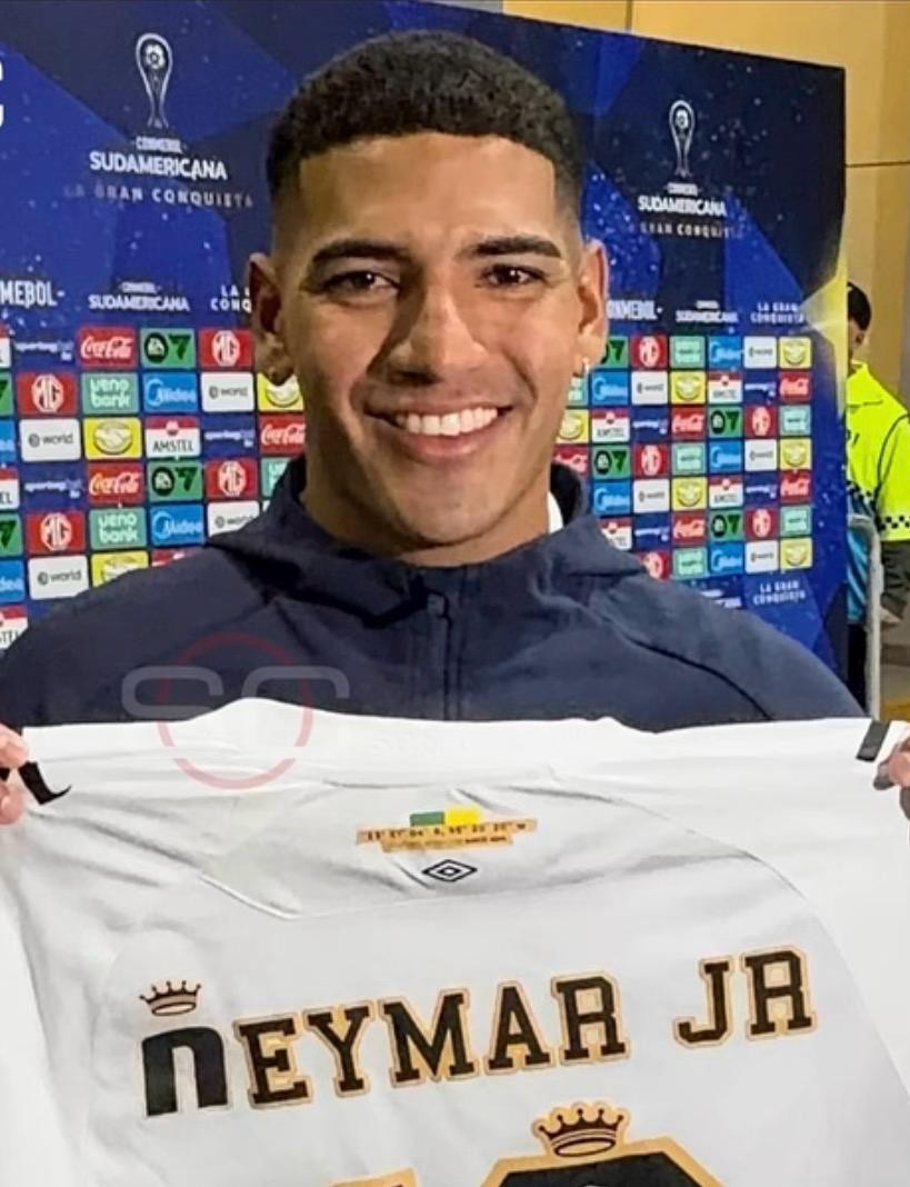 Neymar encanta torcedores argentinos ao trocar camisa e ganhar homenagem