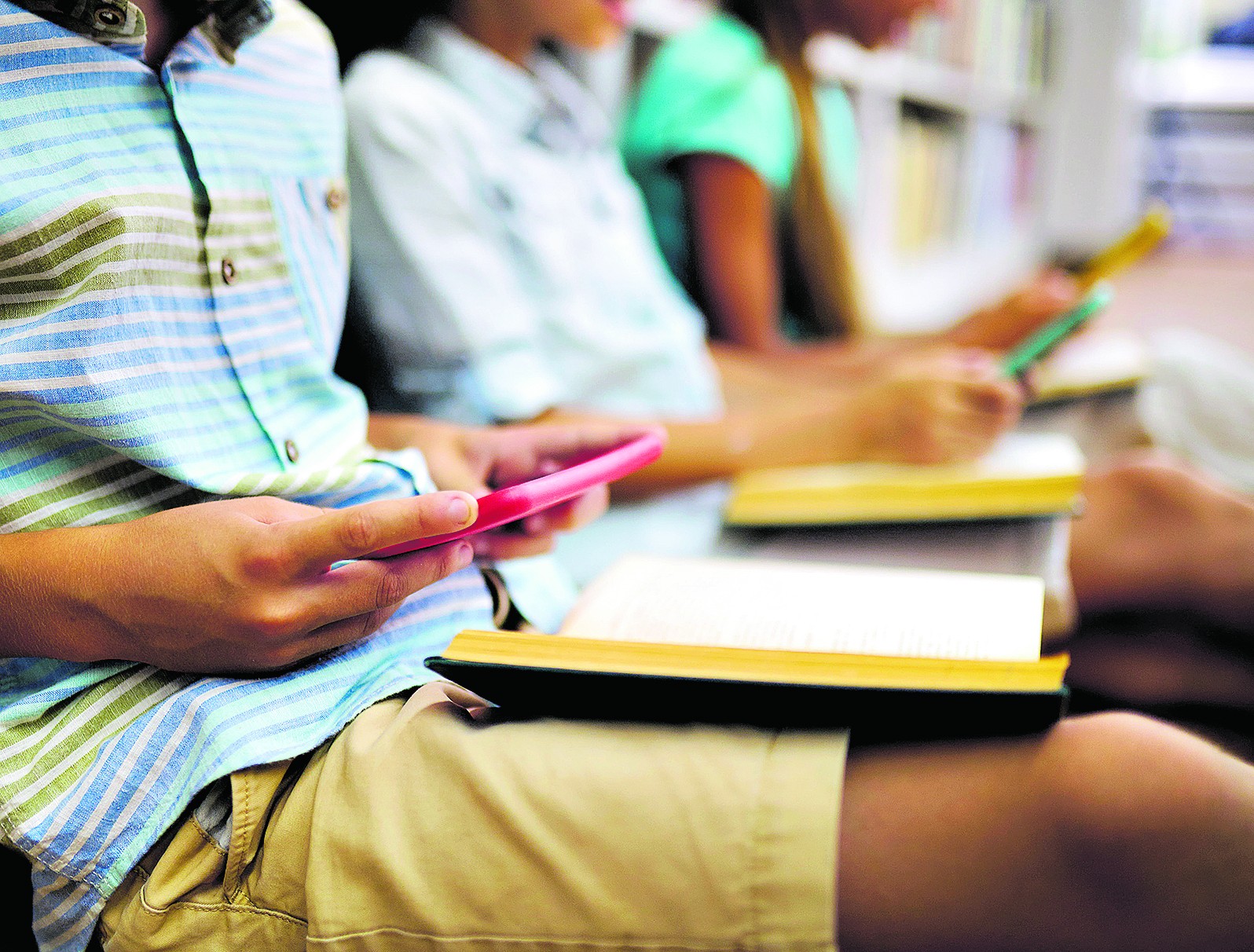 Espaços digitais para crianças têm conteúdos tóxicos no mesmo nível dos ambientes para adultos, mostra estudo