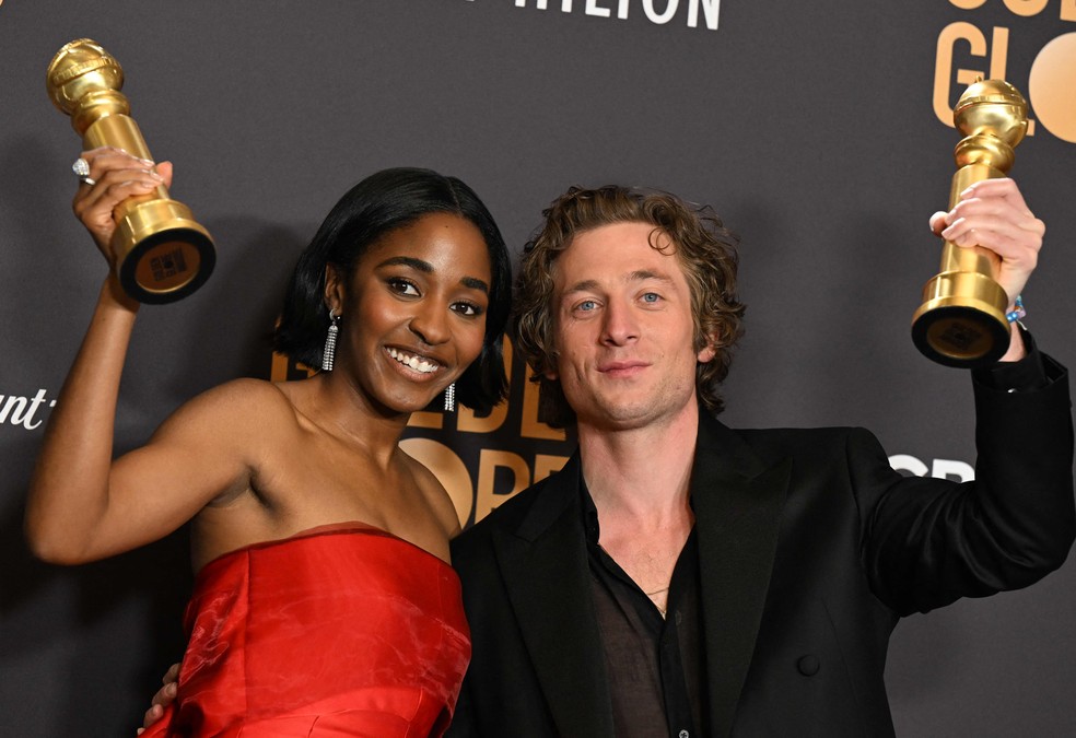 Ayo Edebiri E Jeremy Allen White Posam Com Seus com seus de Youro Por "o urso" - Foto: Robyn Beck/AFP
