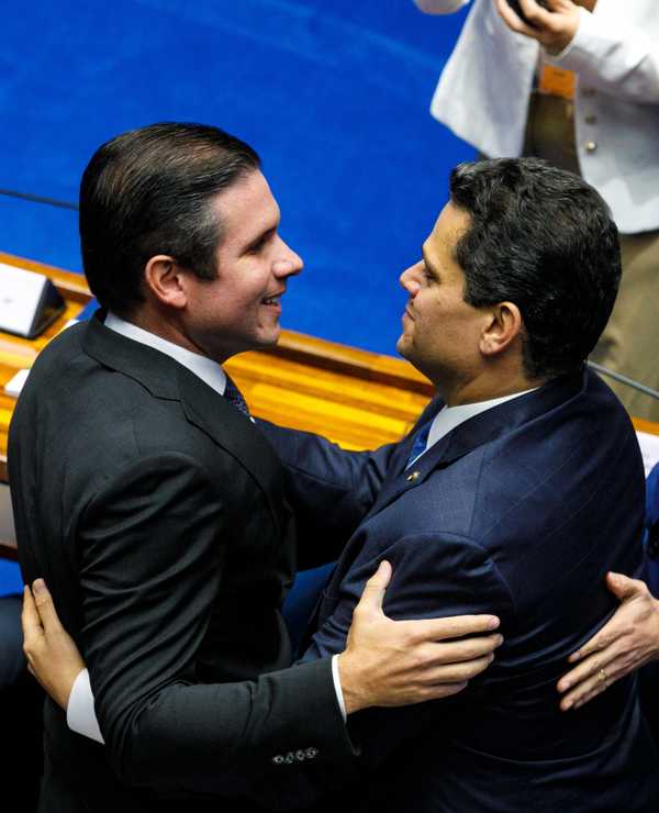 De decreto que atinge pol&iacute;cias a resolu&ccedil;&atilde;o sobre aborto, oposi&ccedil;&atilde;o arma blitz  no Congresso contra medidas do governo