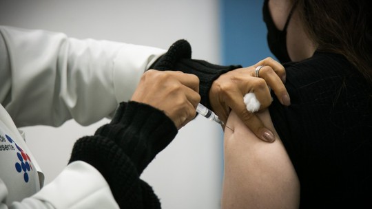 Escassez de vacina contra Covid expõe falhas na Saúde