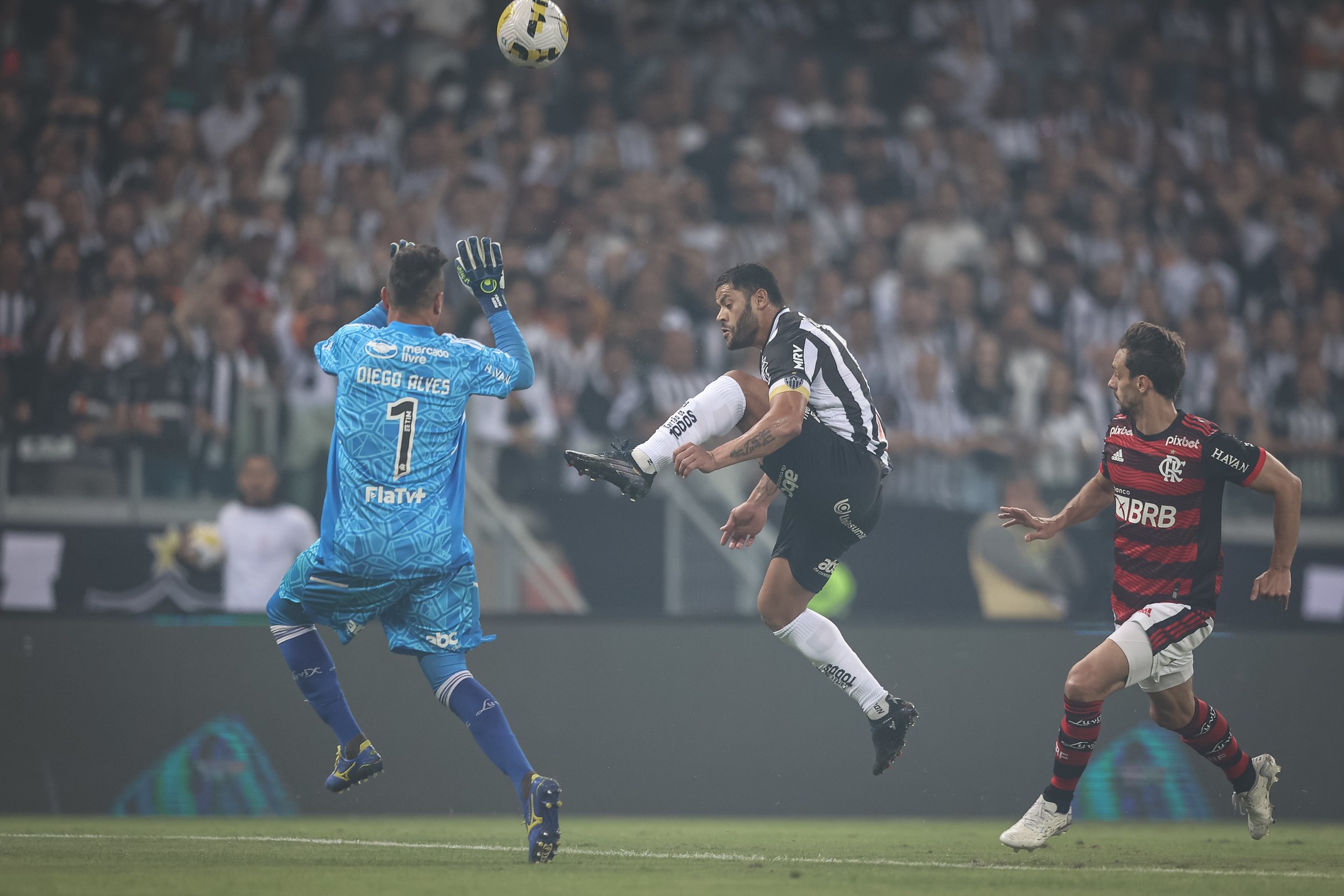 Atlético-MG vence o Flamengo e sai em vantagem na Copa do Brasil