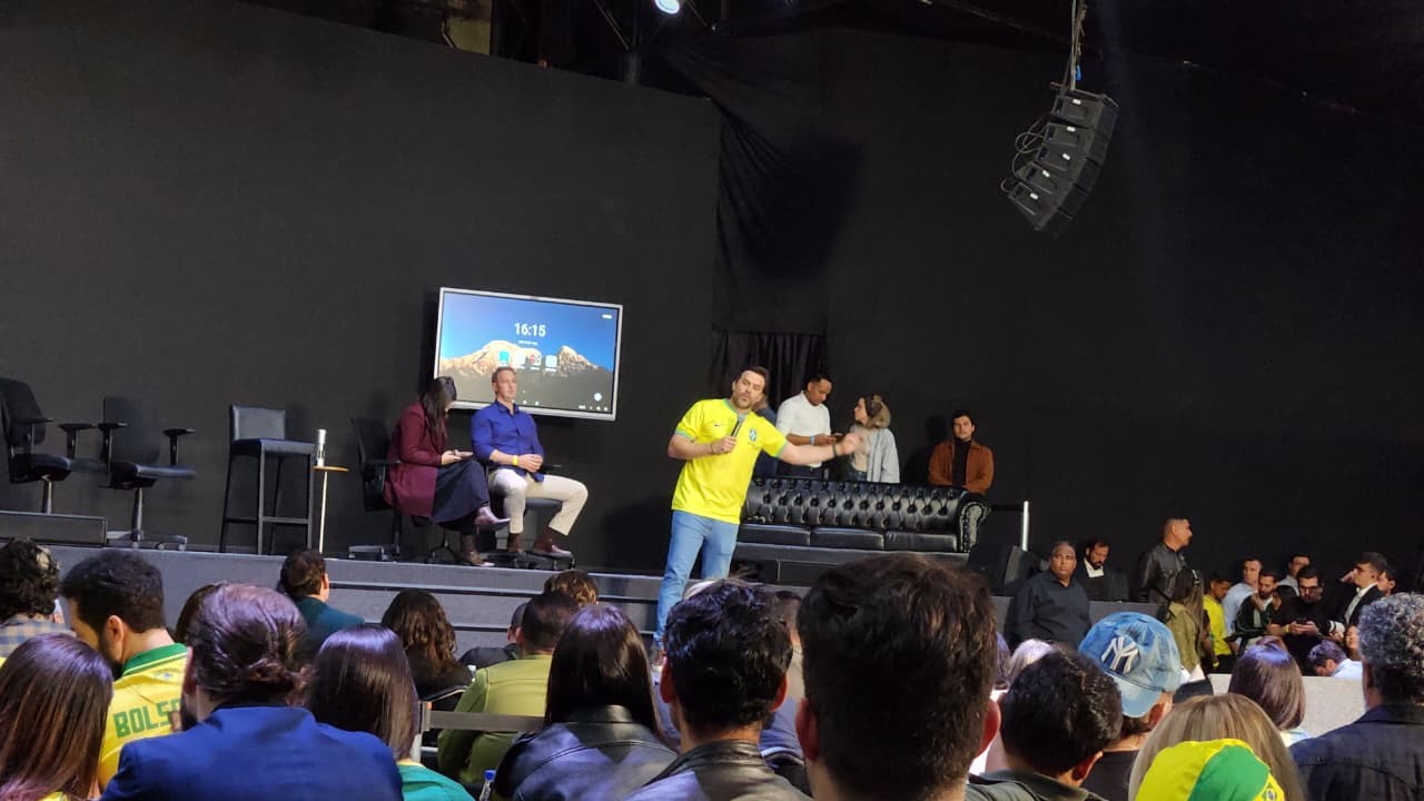 Em evento fechado com influenciadores, Flávio e Marçal definem estratégia nas redes: 'Não vamos bater em petistas, não falaremos mal do Lula'; veja vídeo