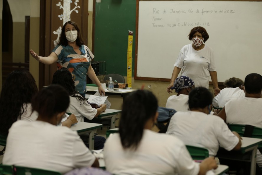 Educação de Jovens e Adultos (EJA) no Rio durante a pandemia