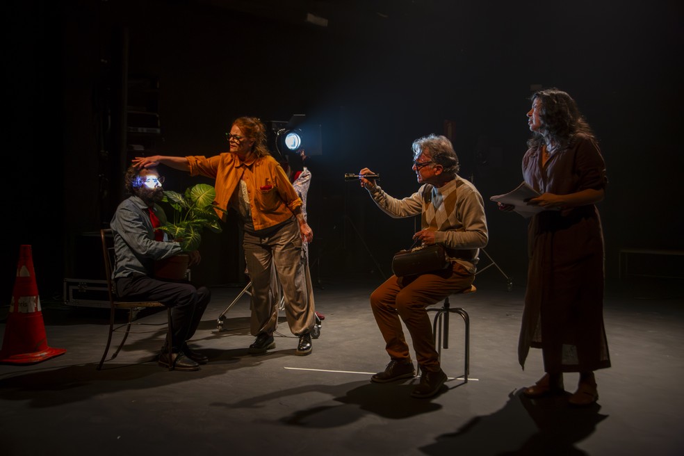 Grupo Galpão encena espetáculo baseado em'Ensaio sobre a cegueira', de José Saramago — Foto: Guto Muniz/Divulgação