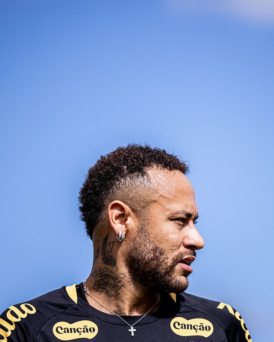 Neymar em treino no Santos