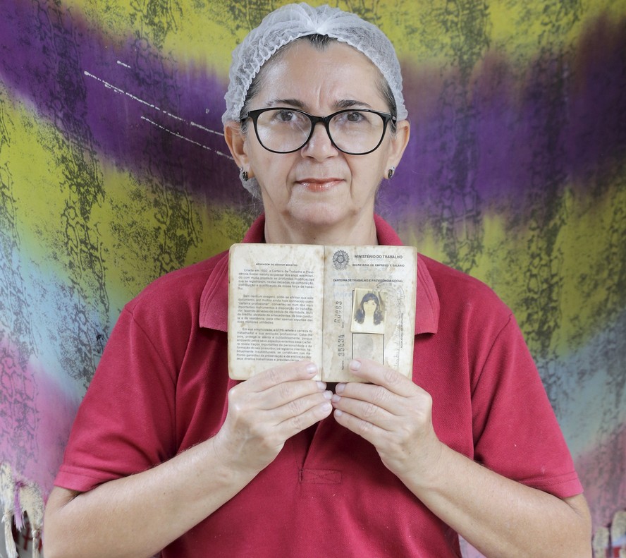 Subgerente de uma padaria na Zona Norte do Rio, Isabel de Jesus Souza,55 anos, deu entrada na papelada em abril para se aposentar. Está feliz, mas não quer parar de trabalhar: vai fazer cursos para começar uma nova profissão, a de maquiadora