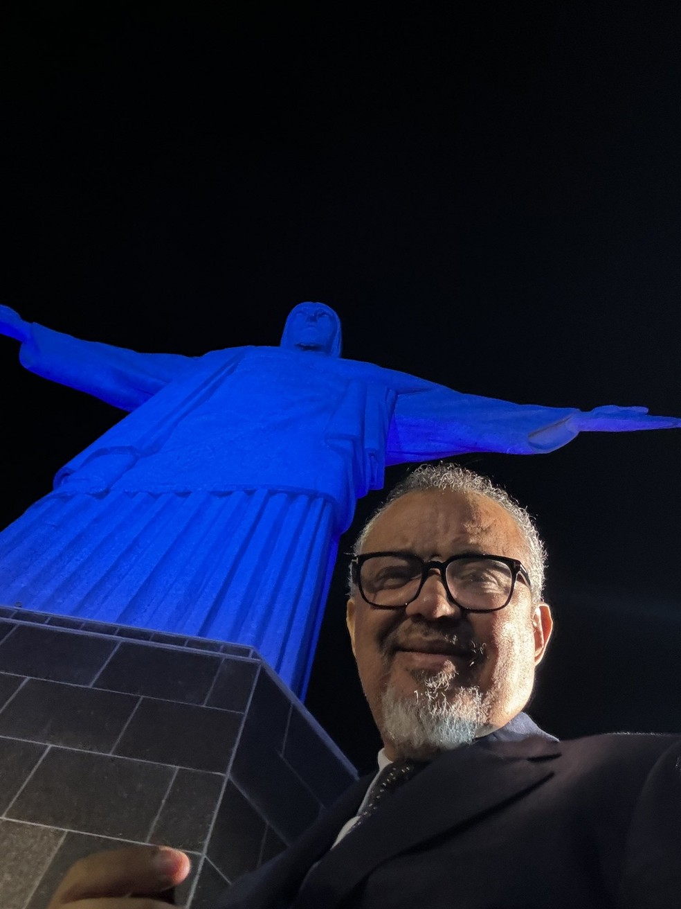 Tedros Adhanom, diretor-geral da OMS, visita Cristo Redentor — Foto: Reprodução / X