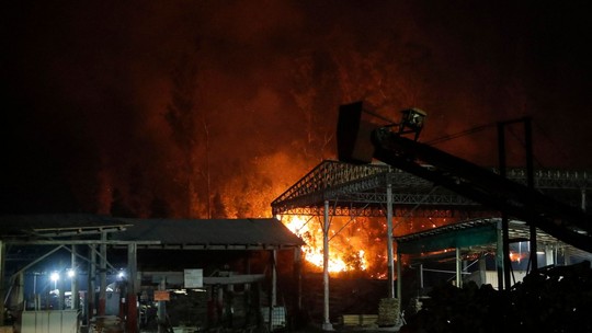 Presidente chileno interrompe férias e decreta estado de catástrofe após incêndios causarem 22 mortes