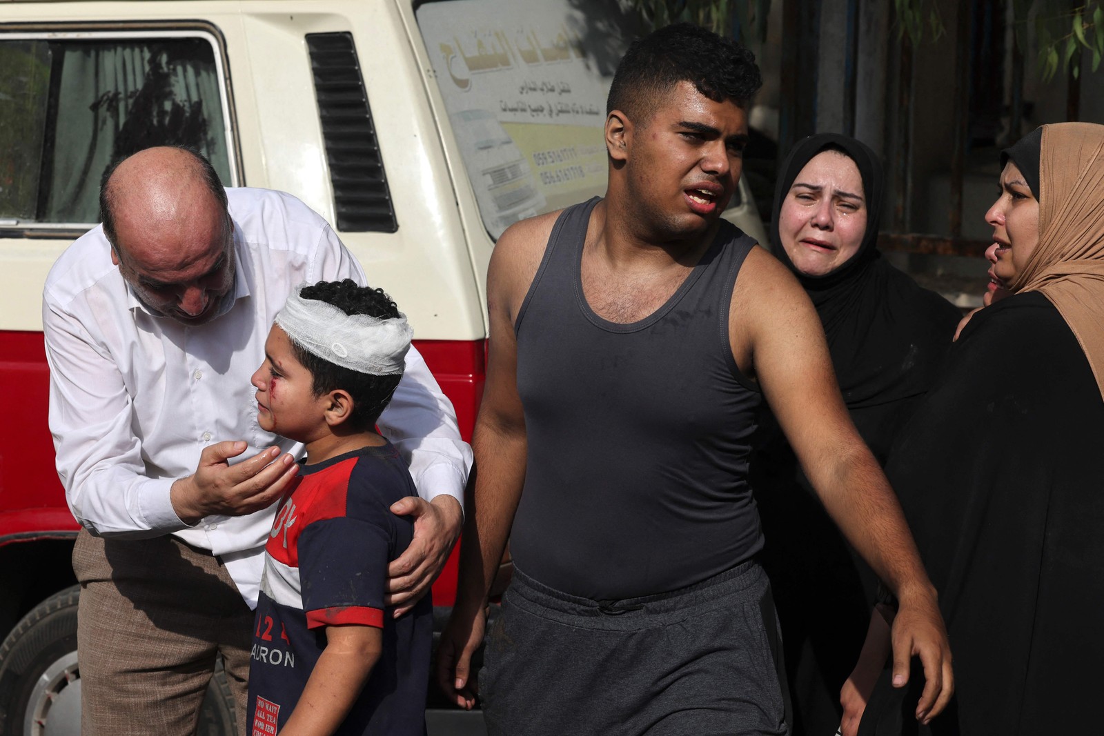O Ministério da Saúde de Gaza disse que 765 pessoas foram mortas e 4.000 feridas por ataques israelenses desde sábado — Foto: Mohammed Abed / AFP