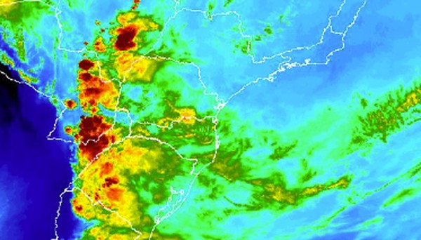 Influenciados por ciclone, chuvas e ventos intensos atingem o Sul; demais regiões estão sob alerta